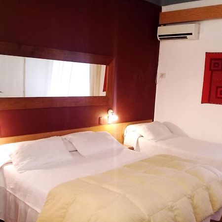 Hostal De La Costa Вила Карлос Пас Екстериор снимка