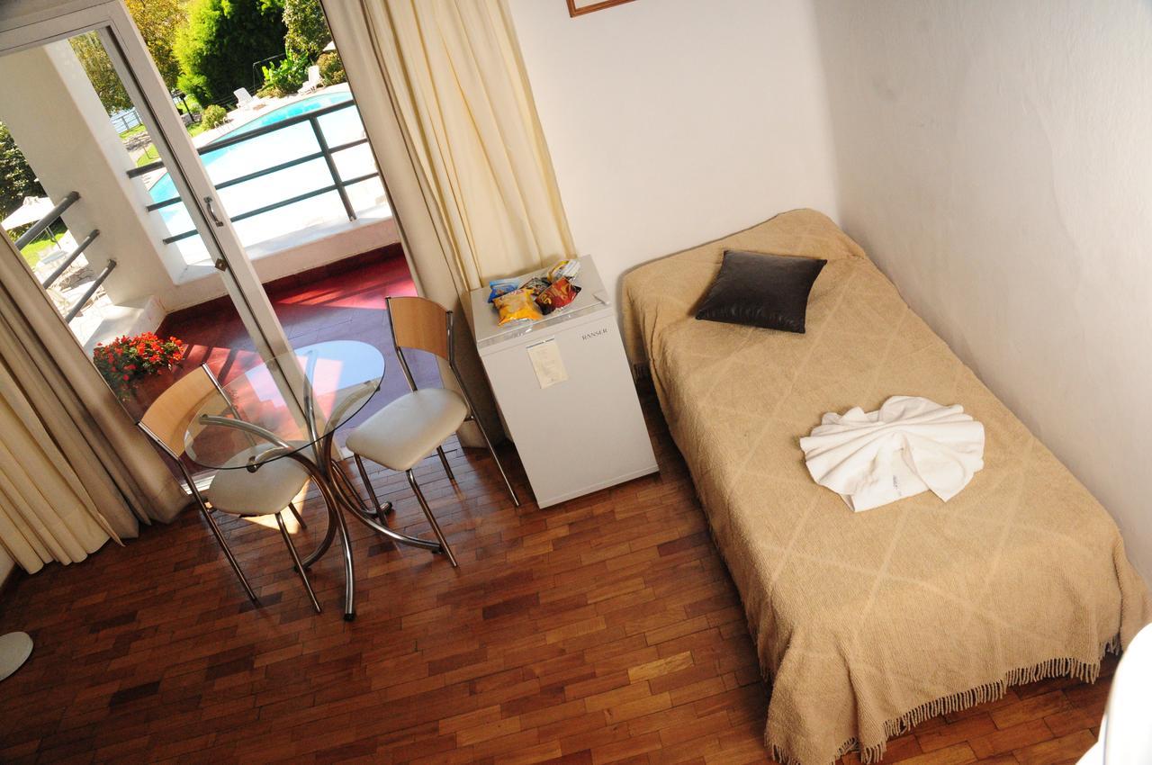 Hostal De La Costa Вила Карлос Пас Екстериор снимка