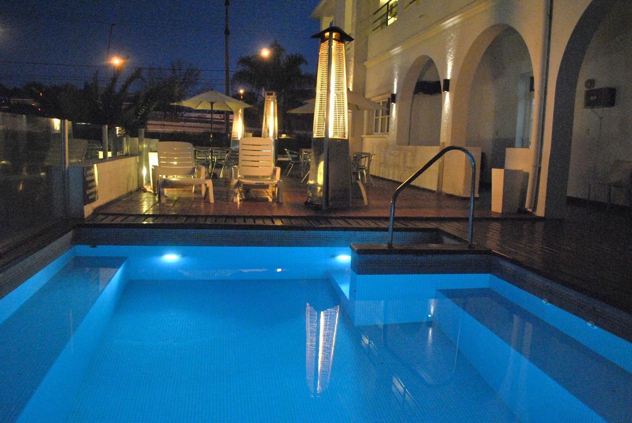 Hostal De La Costa Вила Карлос Пас Екстериор снимка